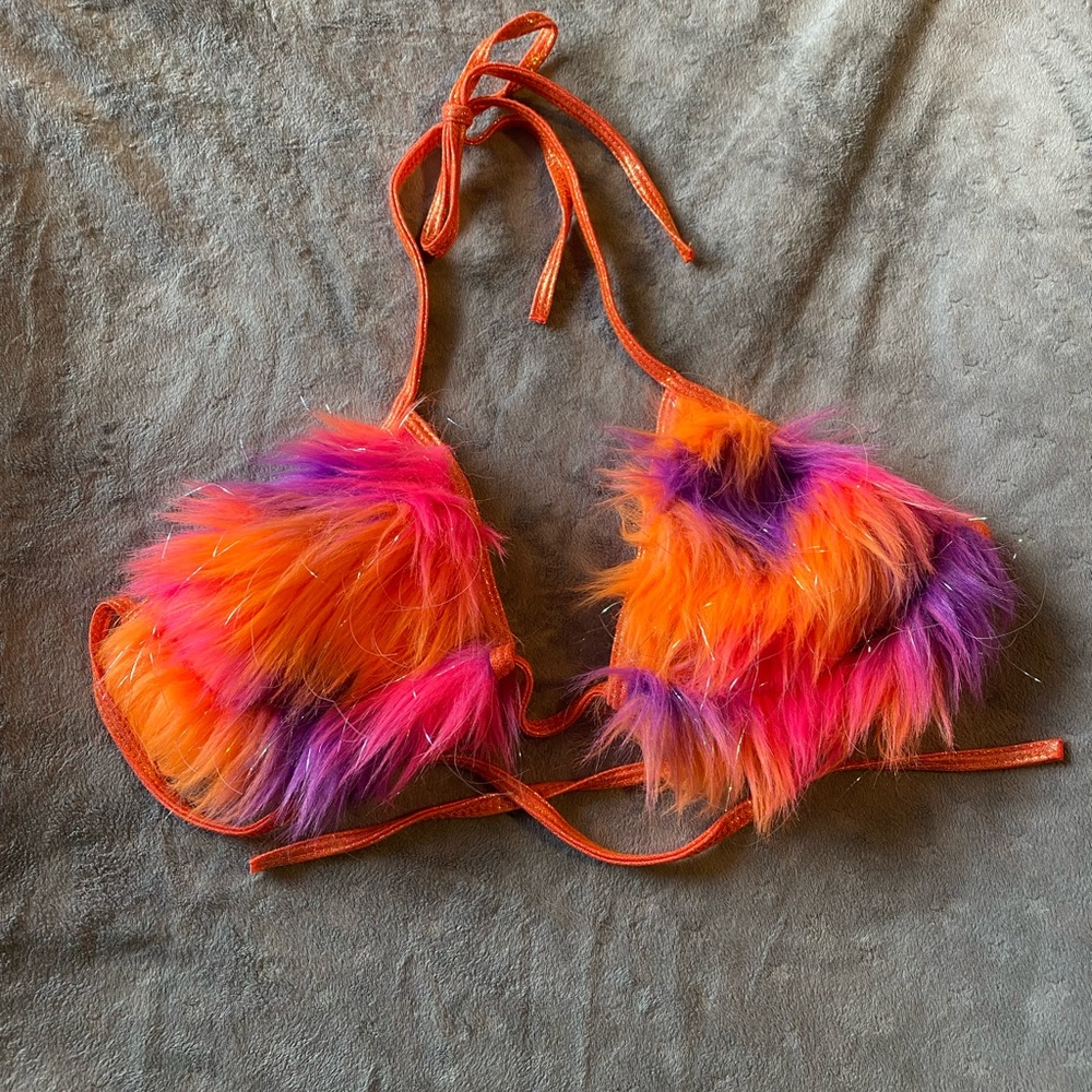 Iheartraves top